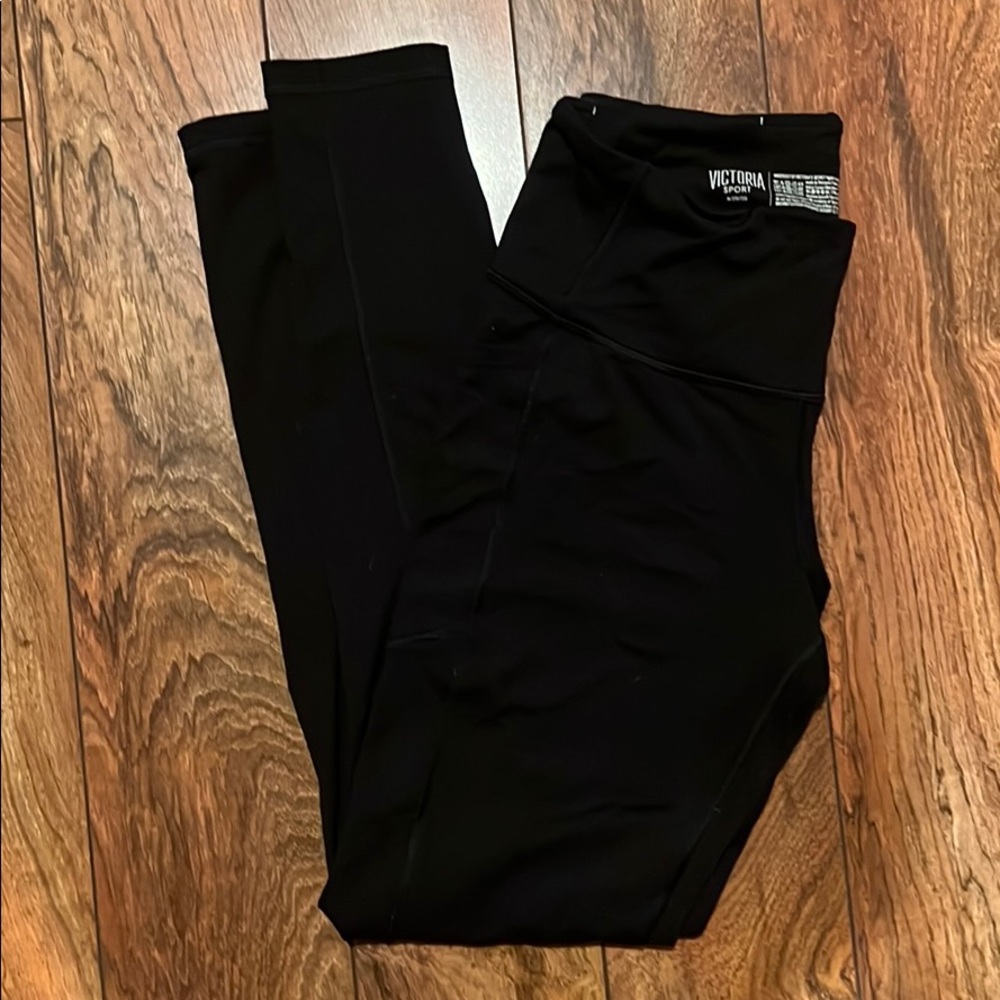 Black leggings